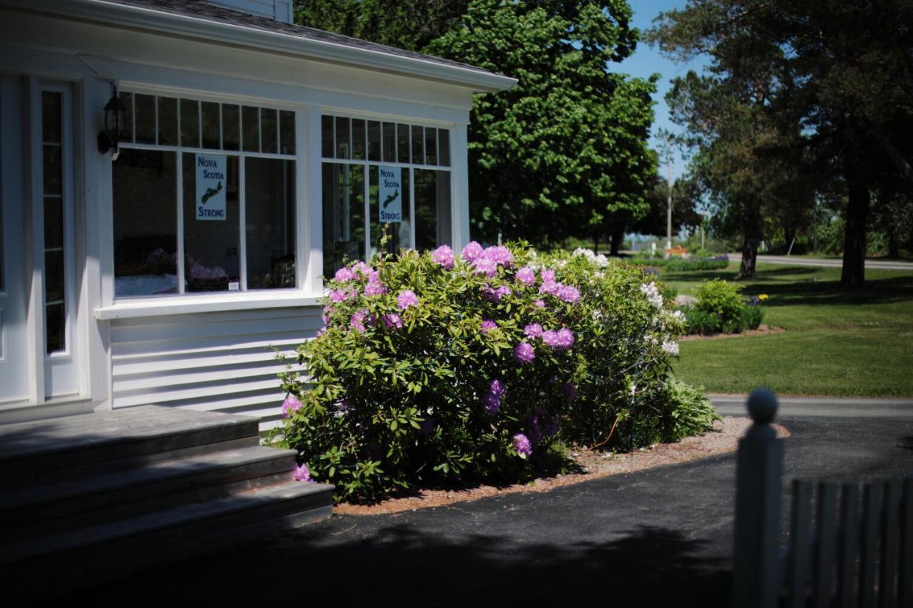 Carleton Inn & Cottages Bridgetown エクステリア 写真